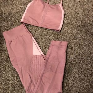 Mauve Fabletics Sports Bra & Legging Combo